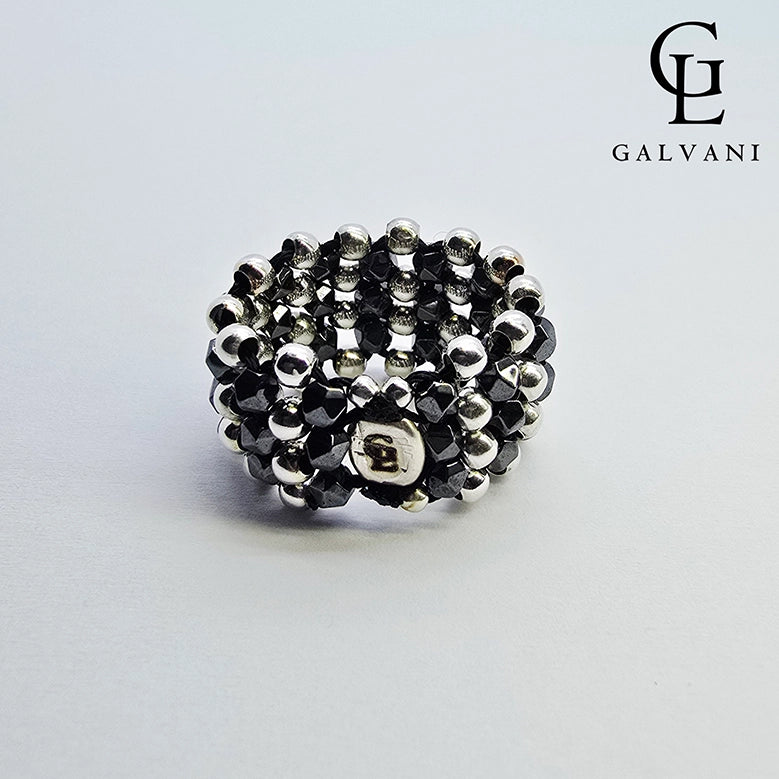 Dettaglio anello Eclissi con ematite in argento 925 Galvani