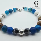 Focus sul bracciale Orizzonte con agata blu e howlite bianca in argento 925 Galvani
