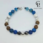 Vista dall’alto del bracciale Orizzonte con agata blu ematite e howlite bianca Galvani