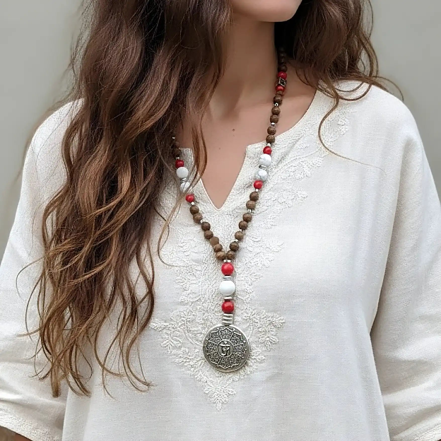 Collana Karma donna con howlite bianca e rossa ematite legno wenge e acciaio Galvani Gioielli